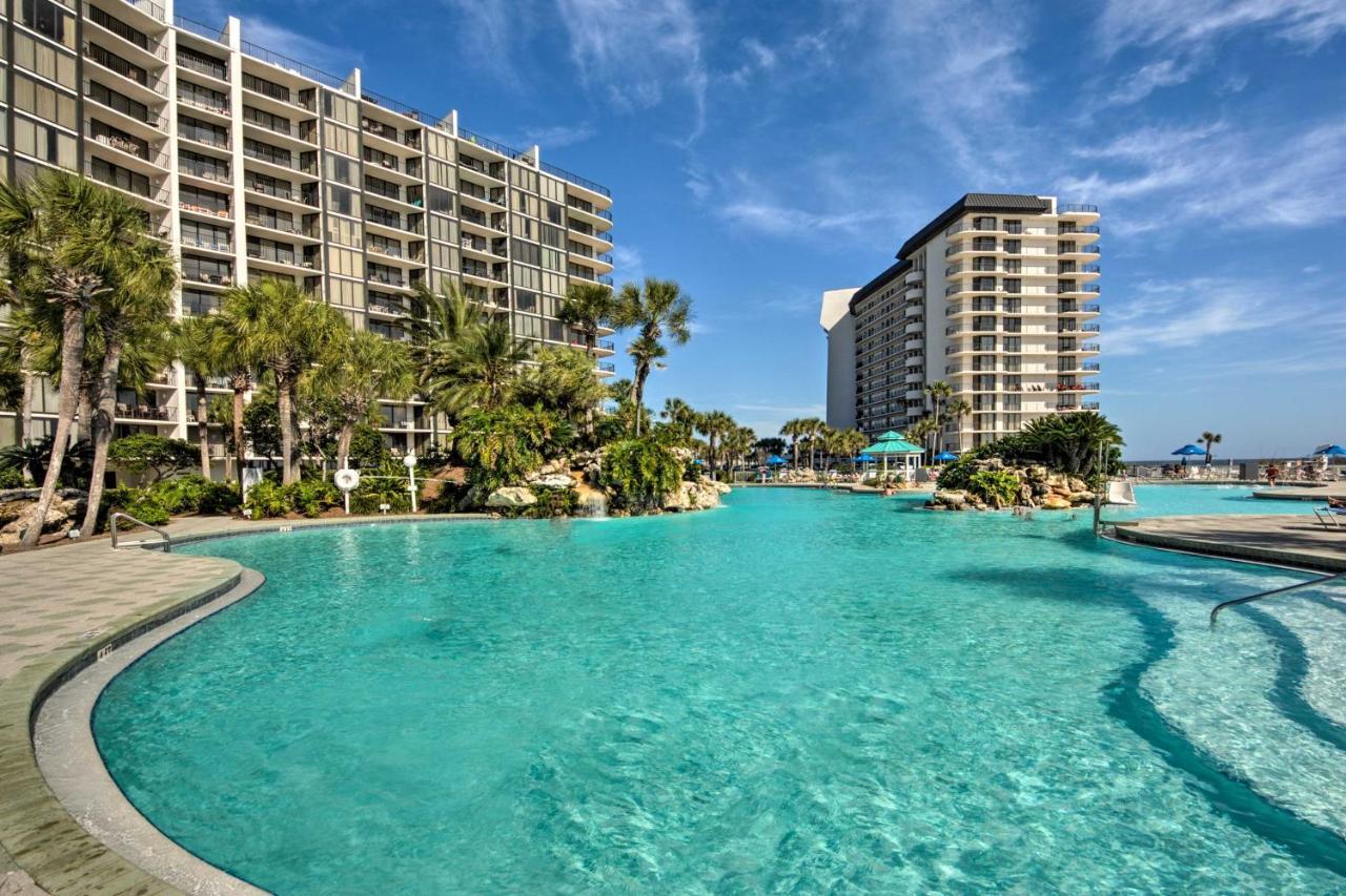 In Beachfront Golf With Pool Access Apartment